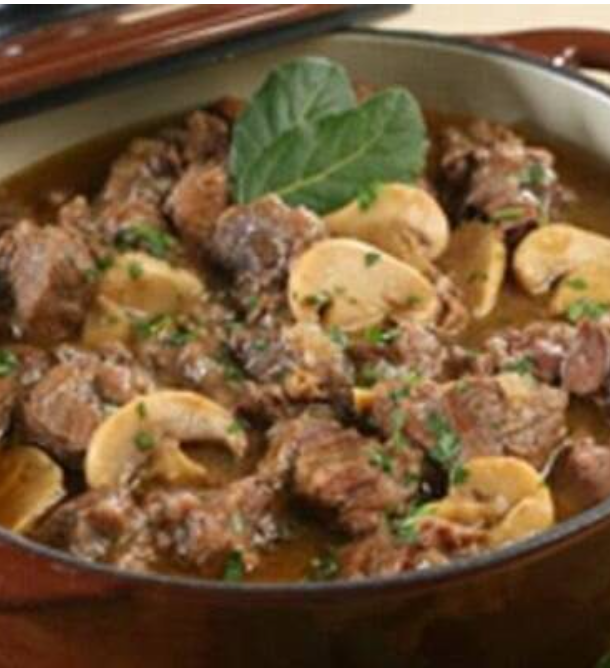 File Mignon ao Vinho Tinto e Cogumelos / Filet Mignon with Red Wine & Mushrooms